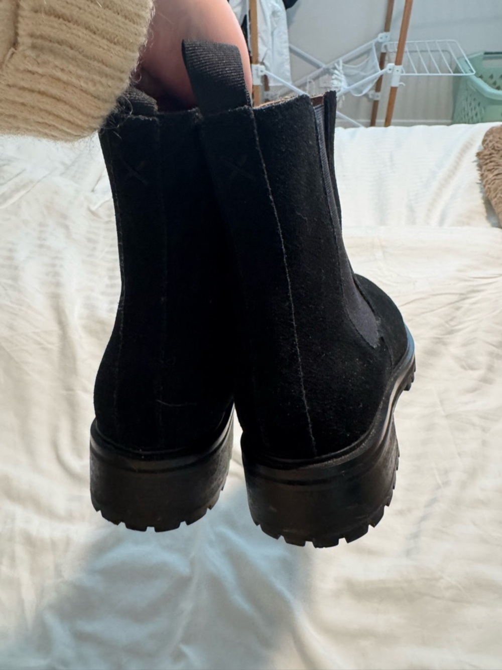Quince Chelsea Boots 👢 Women’s 10 🖤Black Suede - Picture 5 of 6